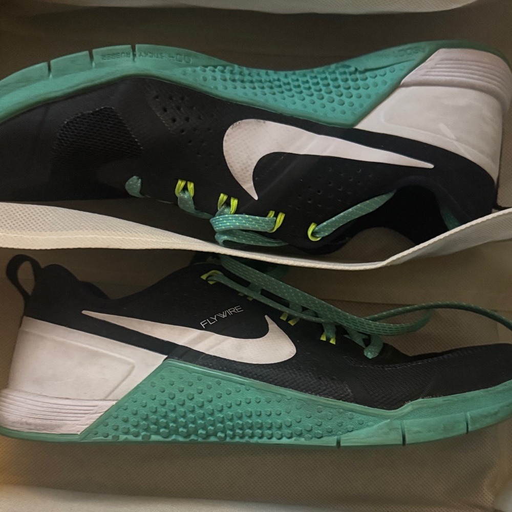 Nike Women's Black Teal White Athletic Shoes